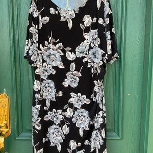 Women’s plus size dress